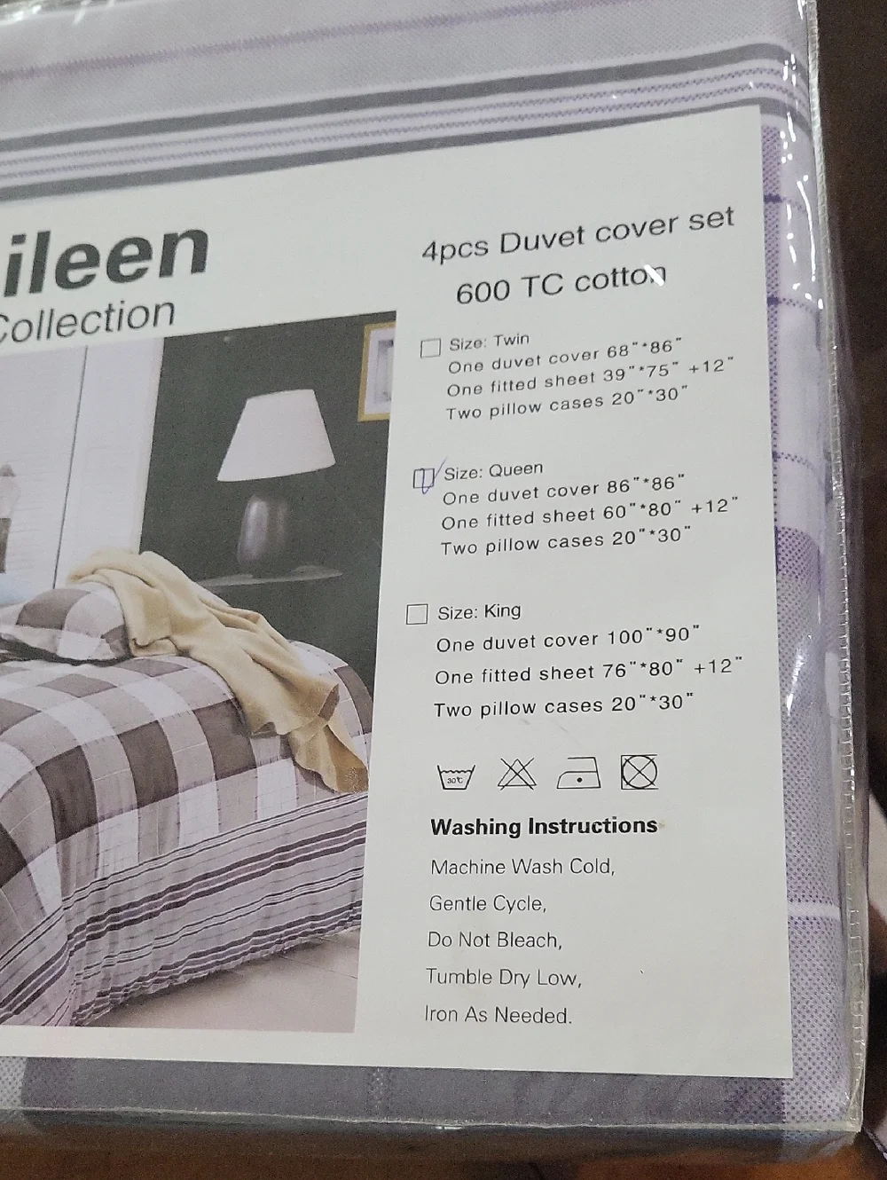 NWT 4 Piece Duvet Set With Decorative Pillow